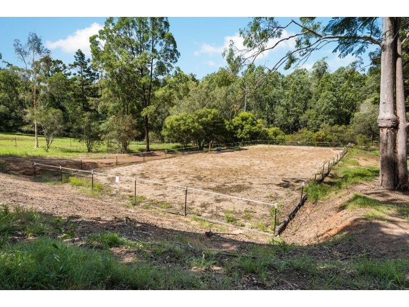 13 Van Doren Road, Southside QLD 4570