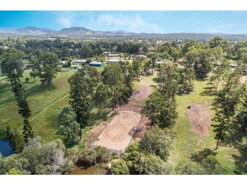 13 Van Doren Road, Southside QLD 4570