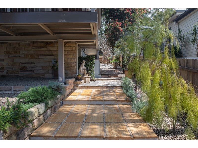 24 Woodlawn Avenue, Mangerton NSW 2500