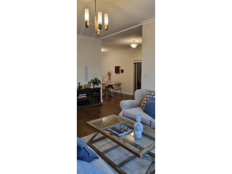 24 Woodlawn Avenue, Mangerton NSW 2500