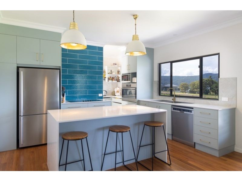 6 Quaid Court, Tinaroo QLD 4872