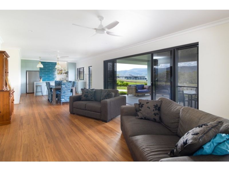 6 Quaid Court, Tinaroo QLD 4872