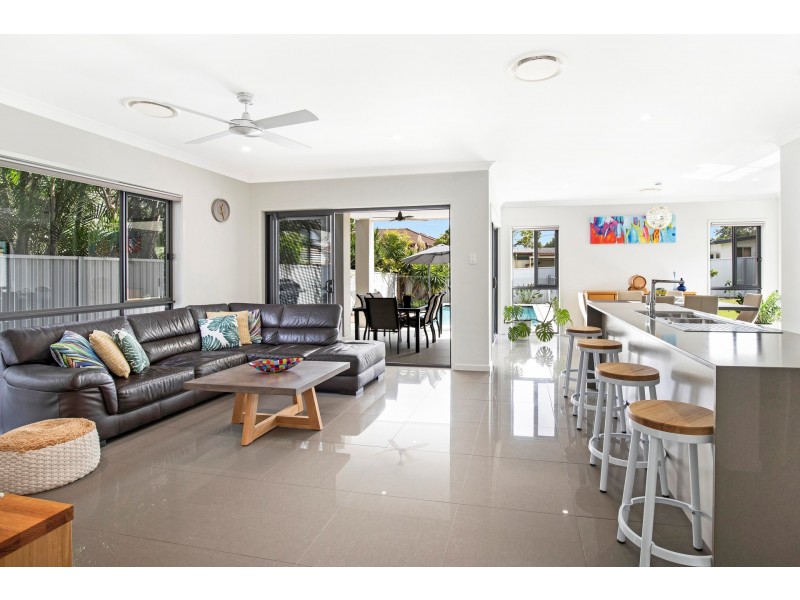 10 Enoch St, Clontarf QLD 4019