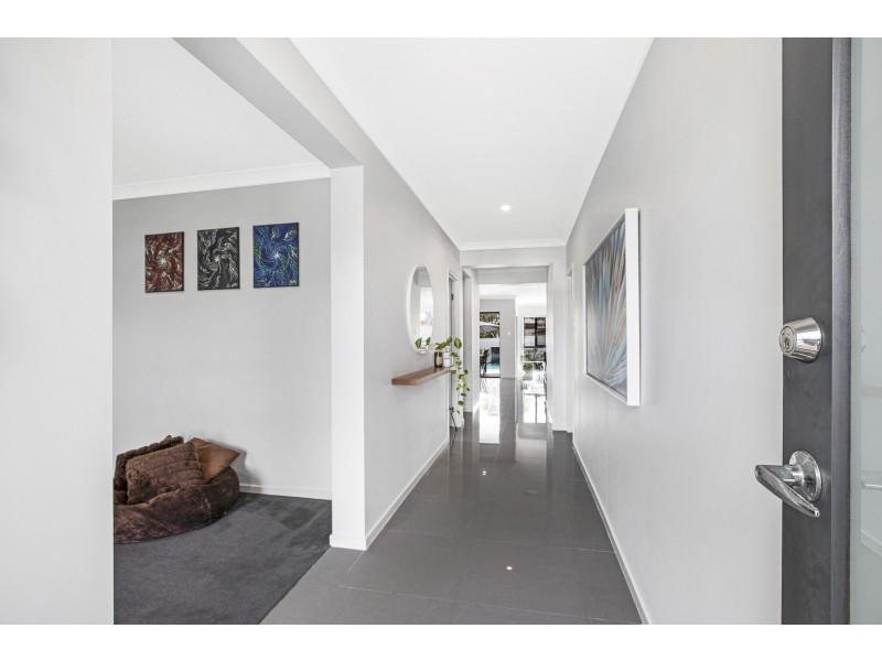10 Enoch St, Clontarf QLD 4019