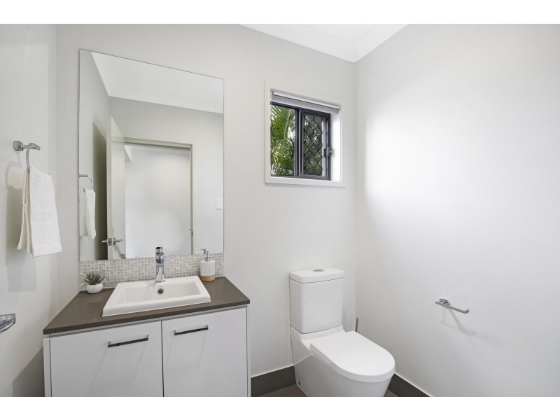 10 Enoch St, Clontarf QLD 4019