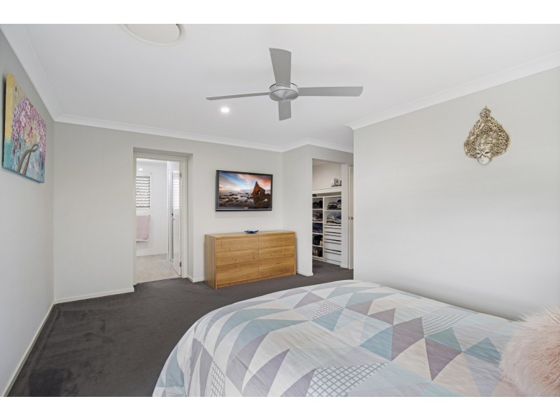 10 Enoch St, Clontarf QLD 4019