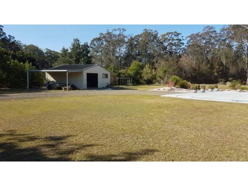 4 Peppermint Place, Old Bar NSW 2430