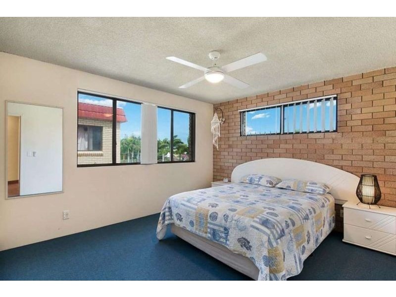 9/7 Landsborough Parade, Golden Beach QLD 4551