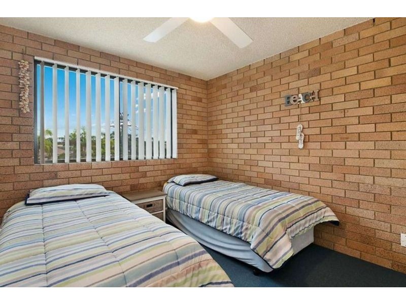 9/7 Landsborough Parade, Golden Beach QLD 4551