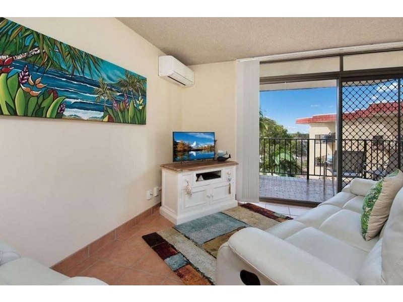 9/7 Landsborough Parade, Golden Beach QLD 4551