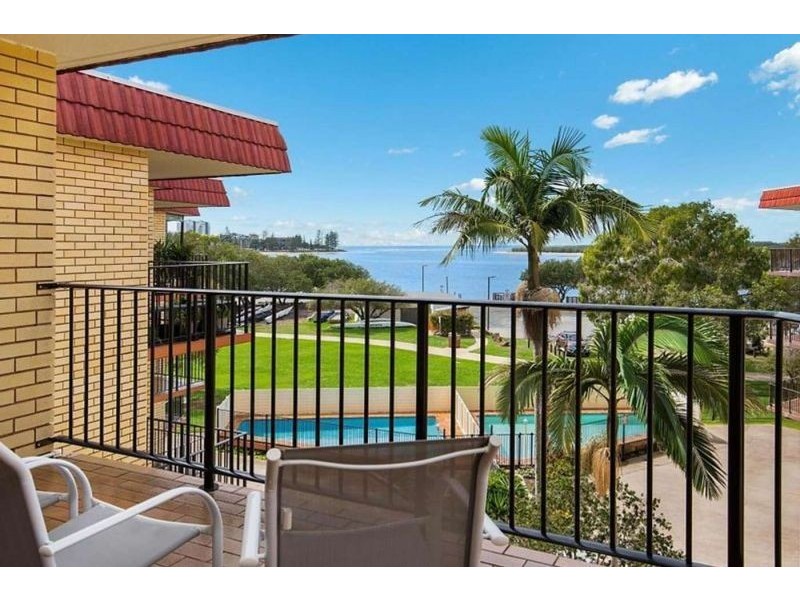 9/7 Landsborough Parade, Golden Beach QLD 4551