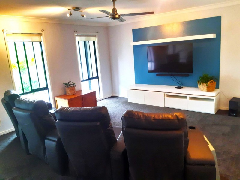 8 Alicia Circuit, Little Mountain QLD 4551