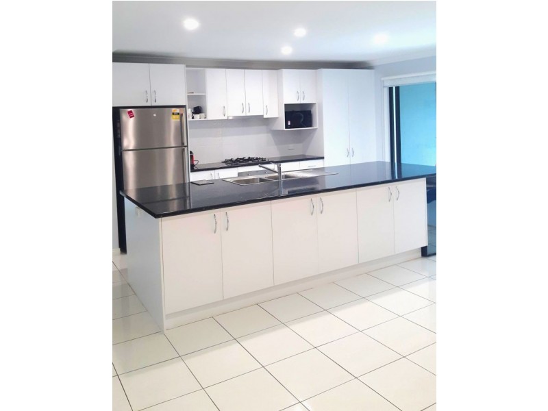 8 Alicia Circuit, Little Mountain QLD 4551