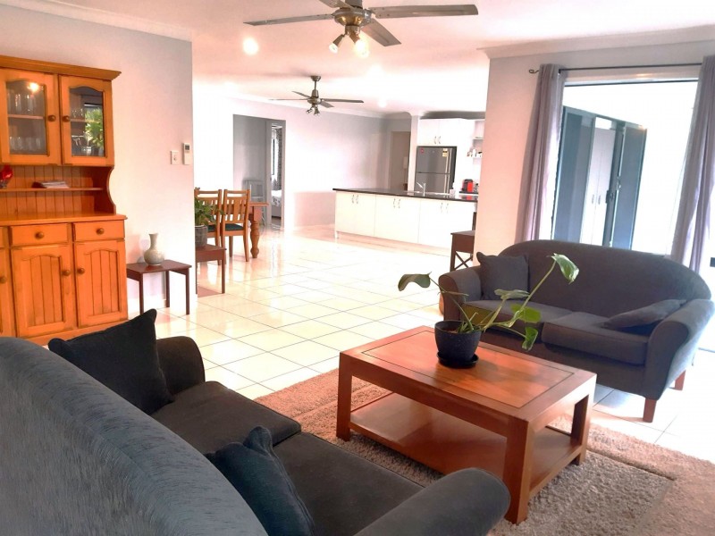 8 Alicia Circuit, Little Mountain QLD 4551