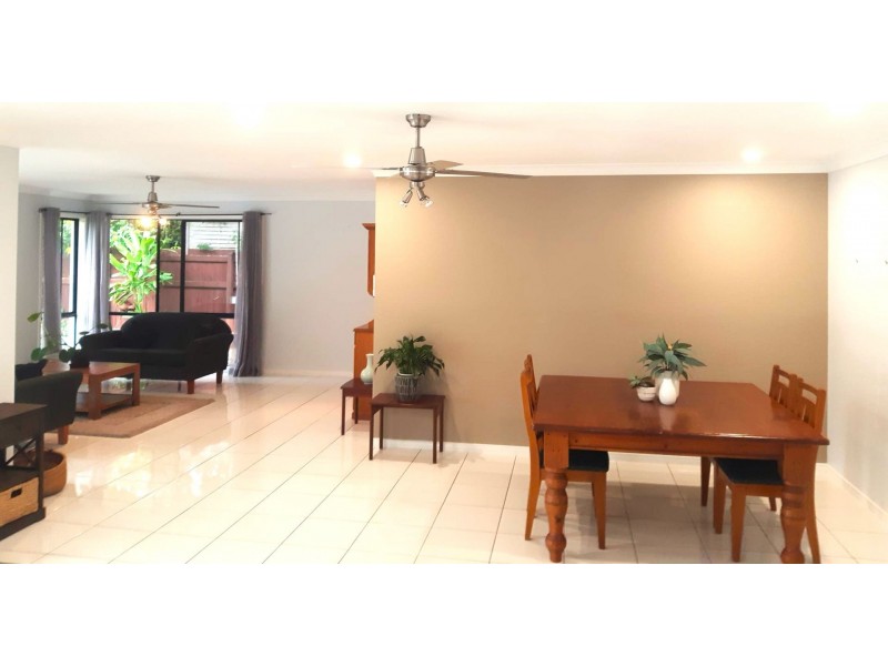 8 Alicia Circuit, Little Mountain QLD 4551