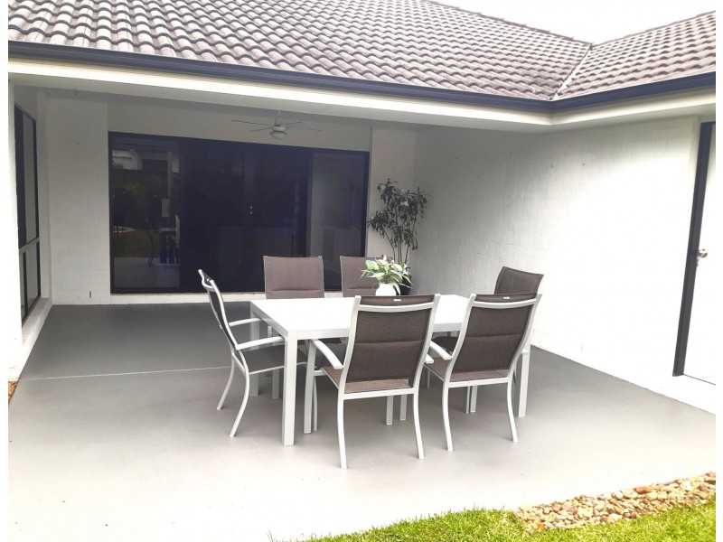 8 Alicia Circuit, Little Mountain QLD 4551