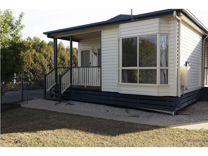 10 Bailey Street, Capella QLD 4723