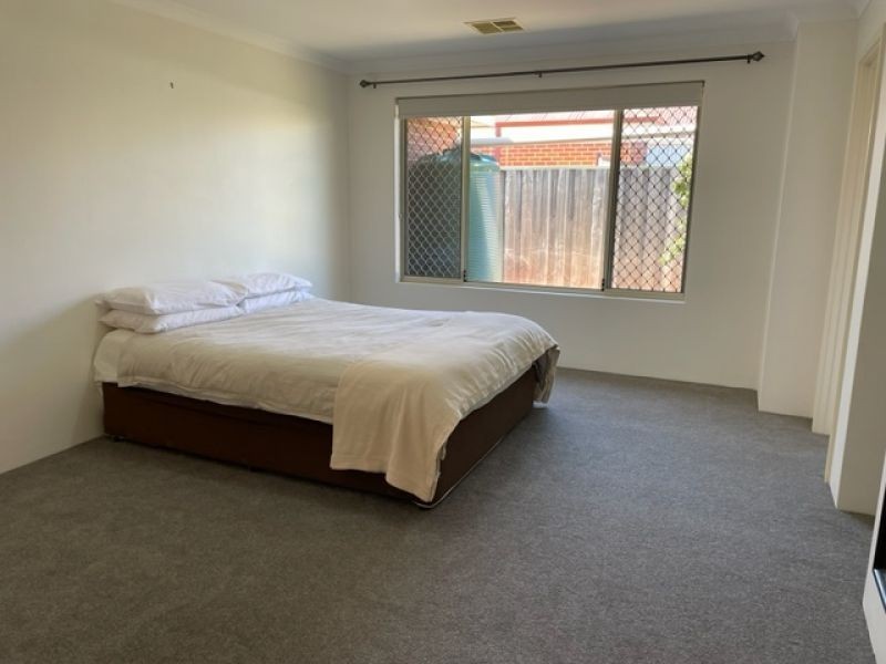 74 Barton Drive, Australind WA 6233