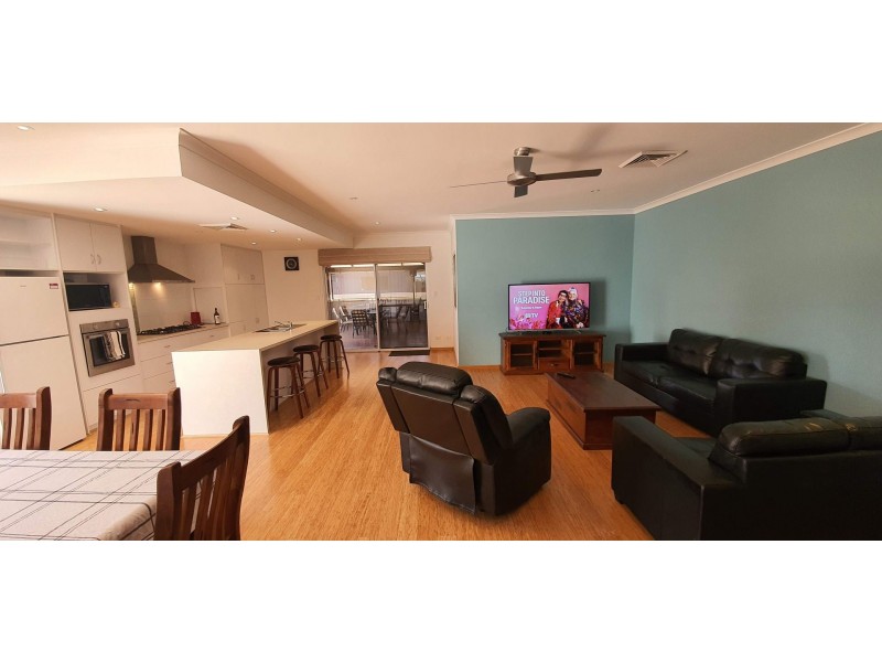 6 Edwin Cres, Bluff Point WA 6530