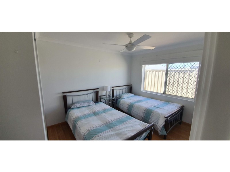 6 Edwin Cres, Bluff Point WA 6530