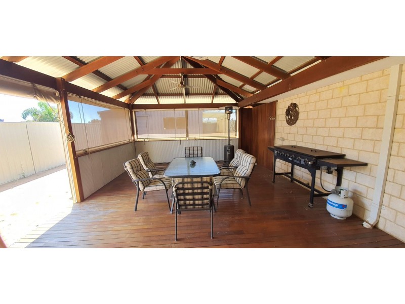 6 Edwin Cres, Bluff Point WA 6530