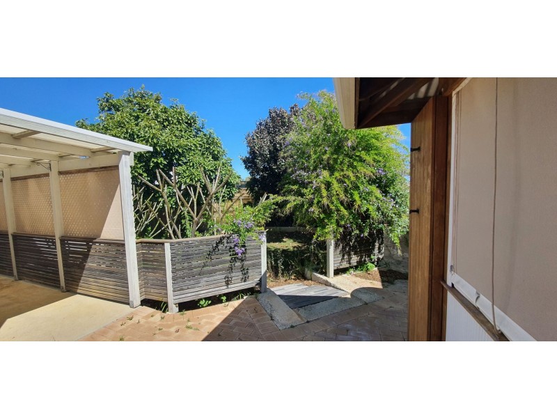 6 Edwin Cres, Bluff Point WA 6530