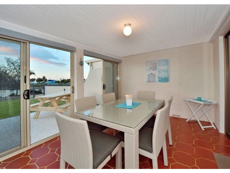 1/76 Ormsby Tce, Mandurah WA 6210