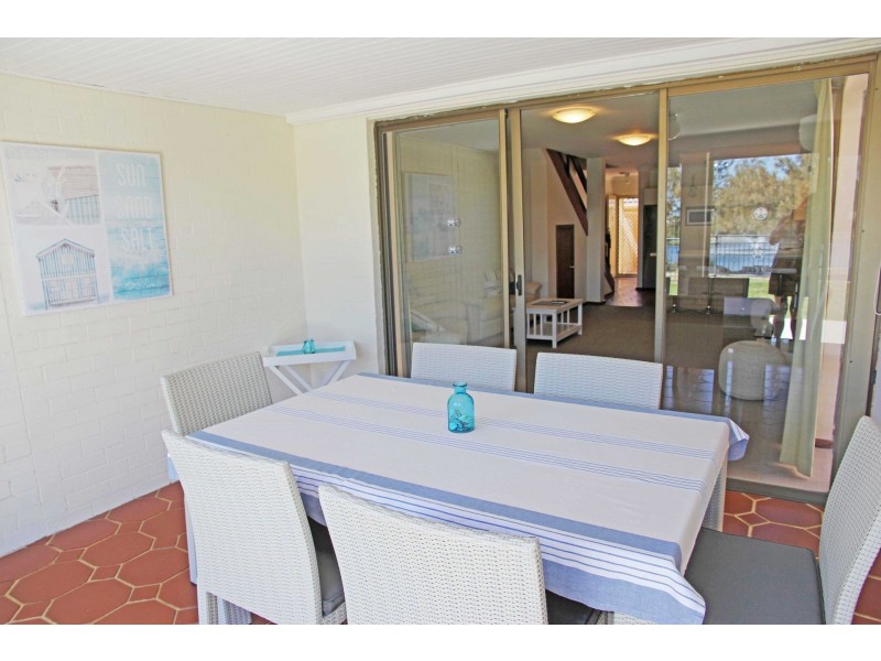 1/76 Ormsby Tce, Mandurah WA 6210