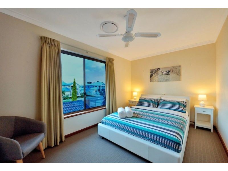 1/76 Ormsby Tce, Mandurah WA 6210