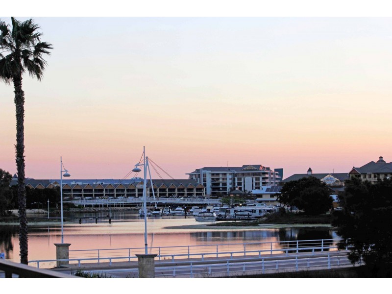 1/76 Ormsby Tce, Mandurah WA 6210