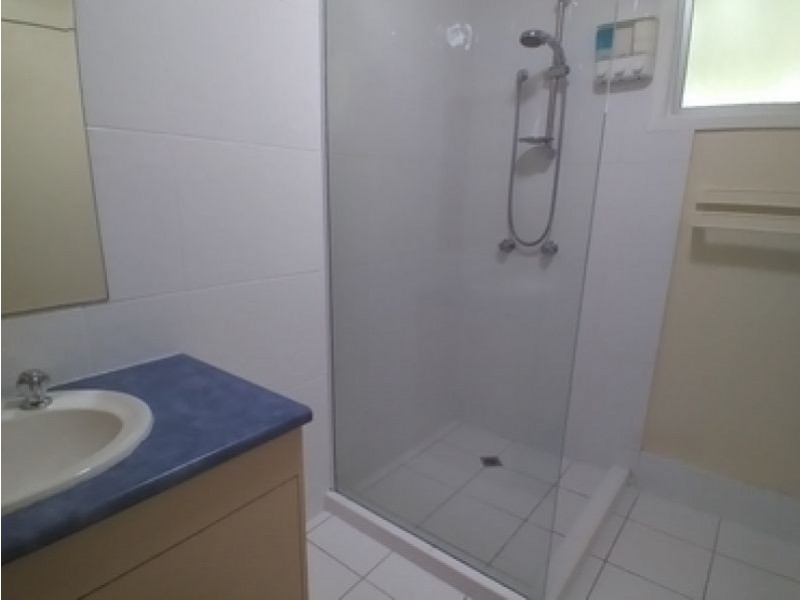 17 Miller St, Urangan QLD 4655