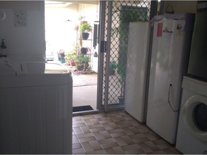 17 Miller St, Urangan QLD 4655