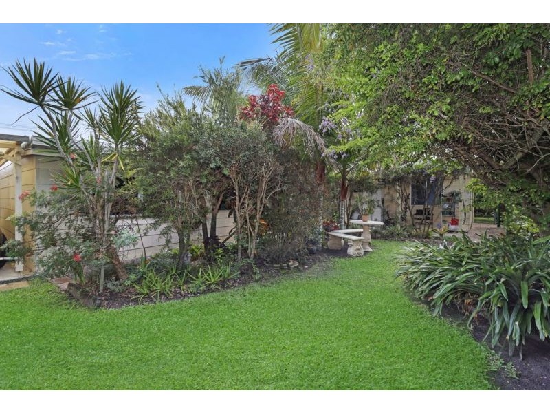 17 Miller St, Urangan QLD 4655
