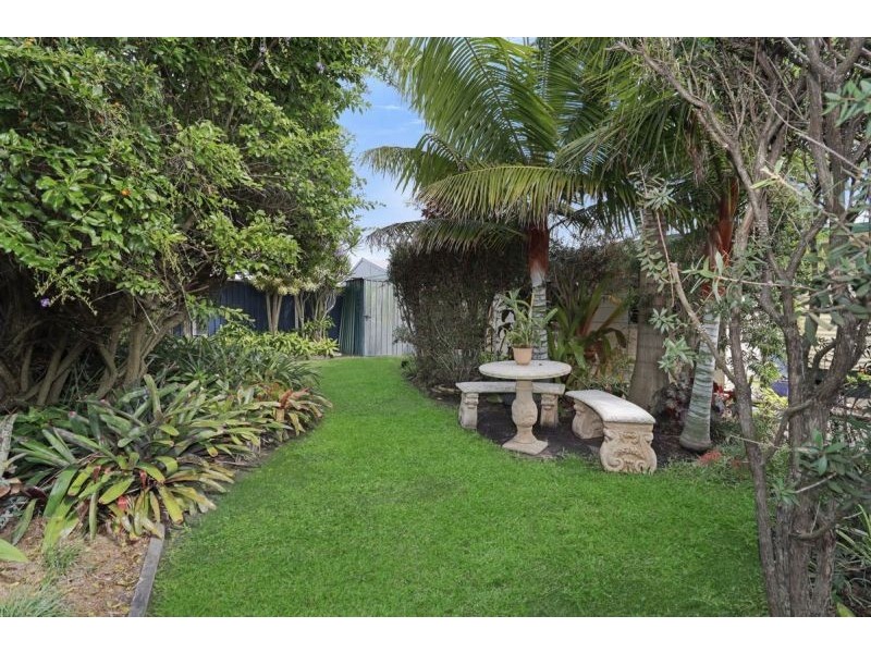 17 Miller St, Urangan QLD 4655