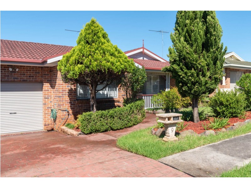 9 Gungarlin Drive, Horningsea Park NSW 2171