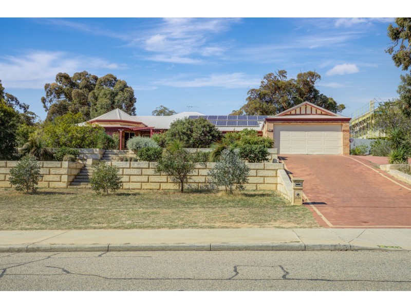 220 Viveash Road, Swan View WA 6056