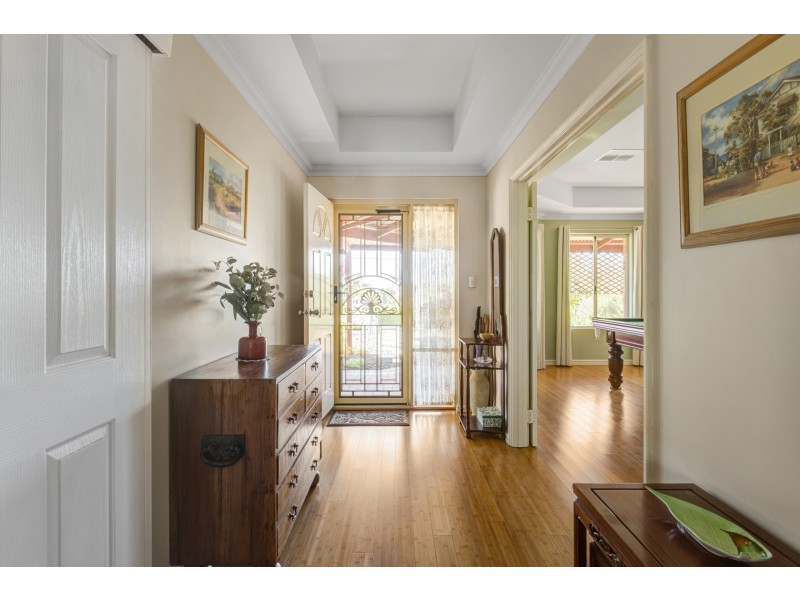 220 Viveash Road, Swan View WA 6056