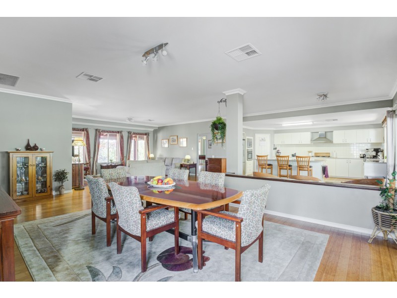 220 Viveash Road, Swan View WA 6056