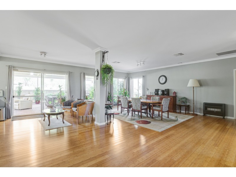 220 Viveash Road, Swan View WA 6056