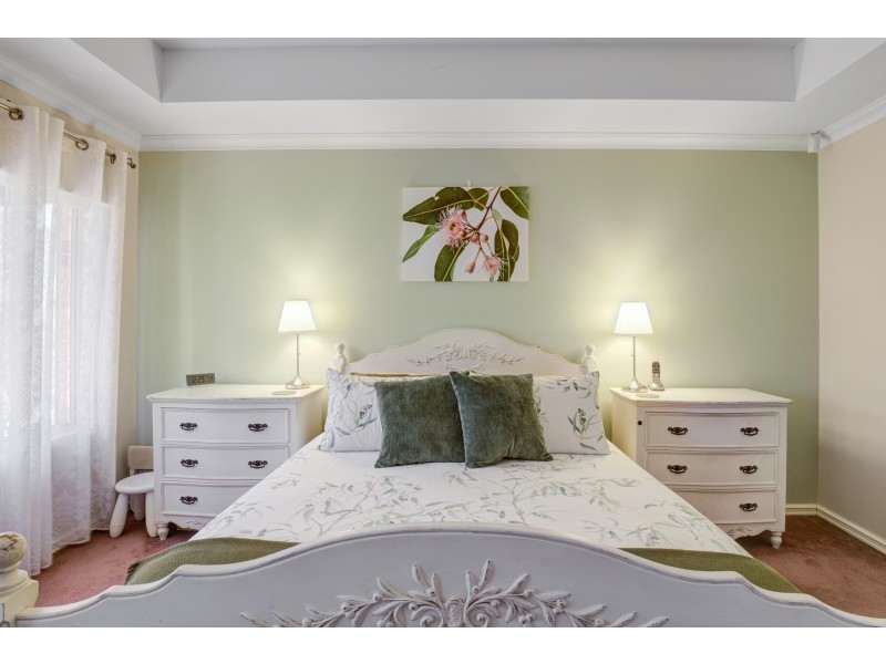 220 Viveash Road, Swan View WA 6056