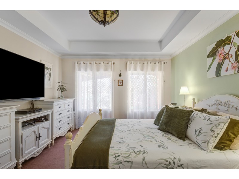 220 Viveash Road, Swan View WA 6056