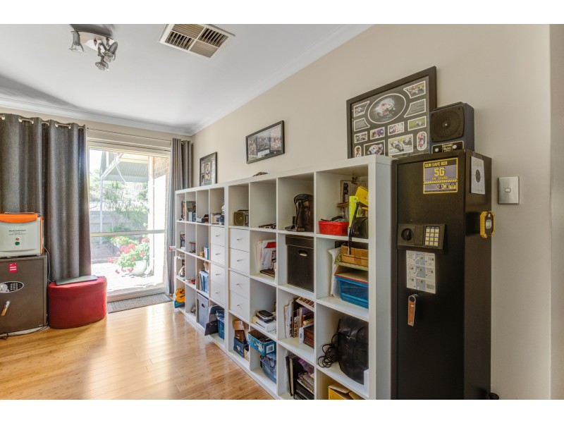 220 Viveash Road, Swan View WA 6056