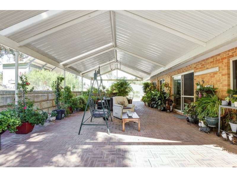 220 Viveash Road, Swan View WA 6056