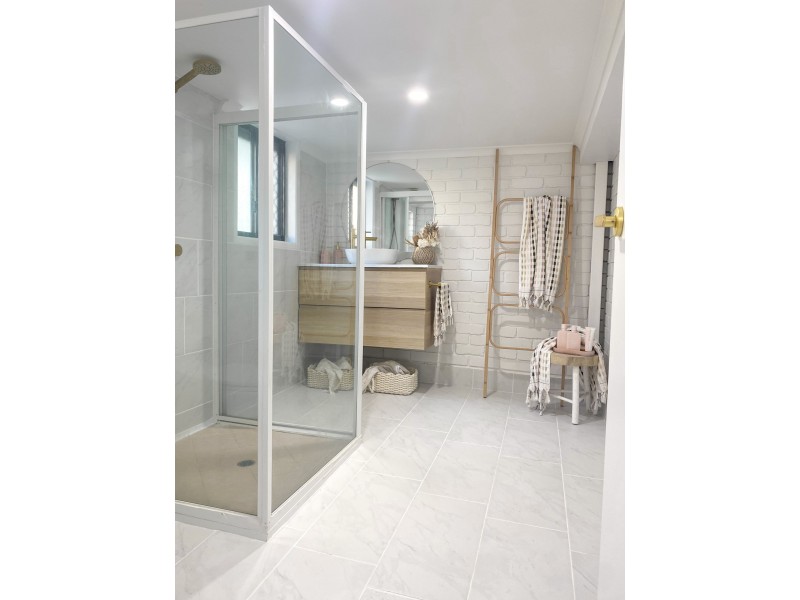 16 Turner Road, Wandal QLD 4700