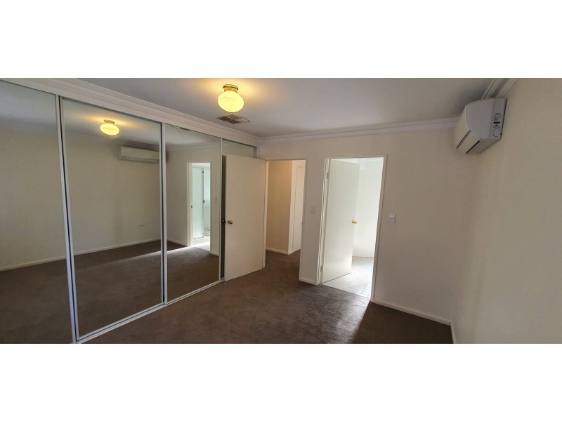 8/4 Keals close, Bentley WA 6102