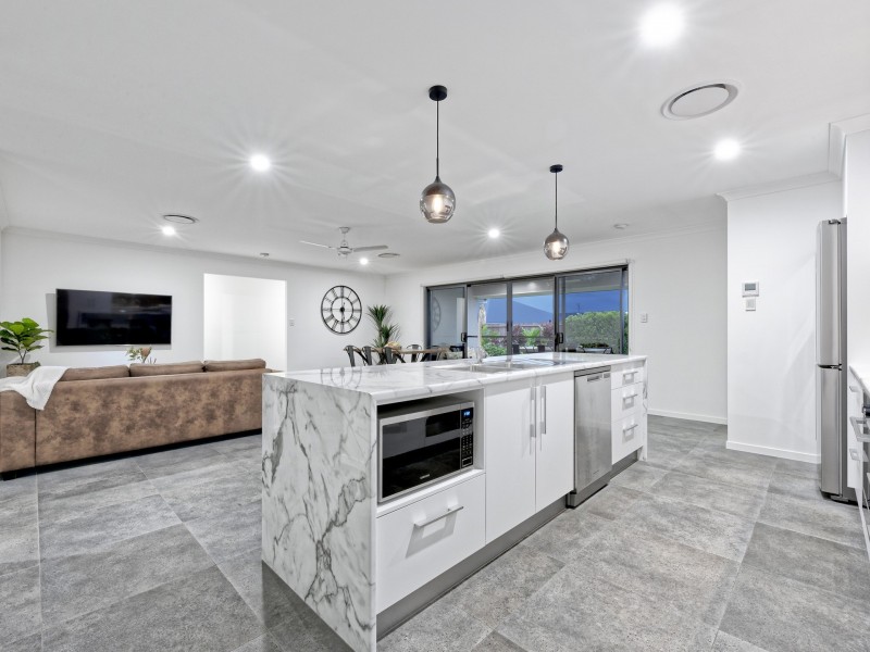 66 Wearing Road, Bargara QLD 4670