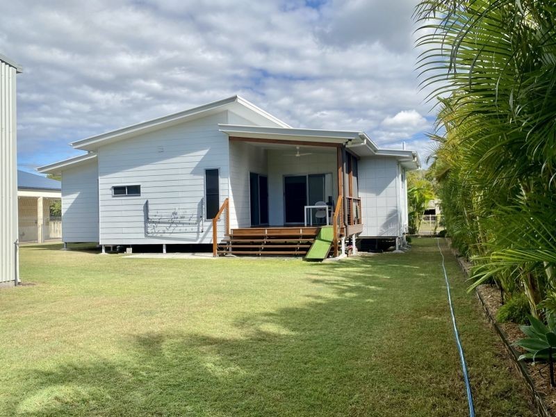 4 Emperor St, Woodgate QLD 4660