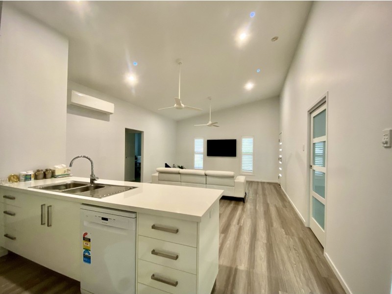 4 Emperor St, Woodgate QLD 4660