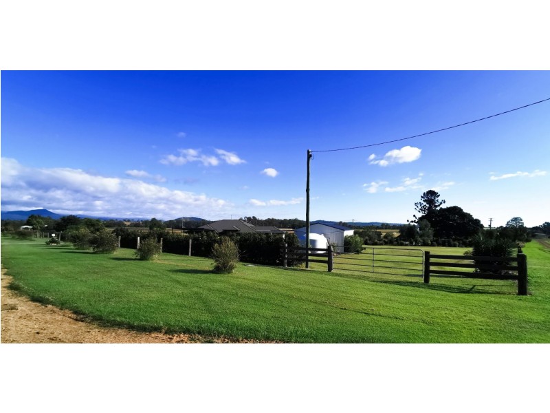 25 Peters Road, Fassifern Valley QLD 4309