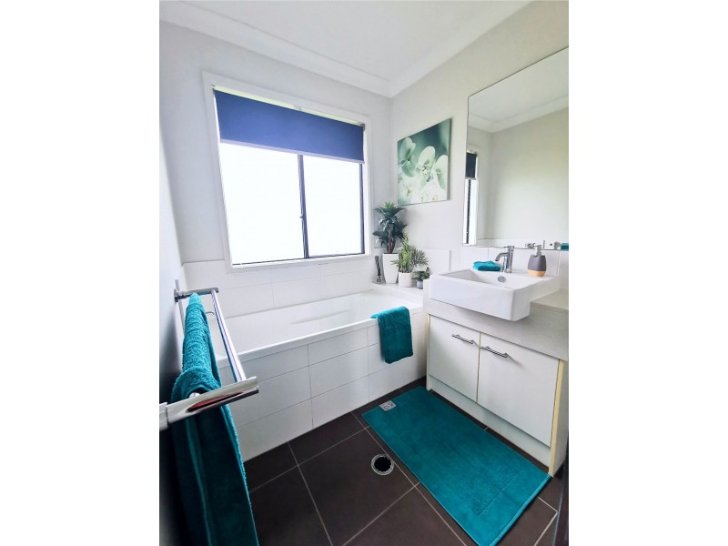 25 Peters Road, Fassifern Valley QLD 4309